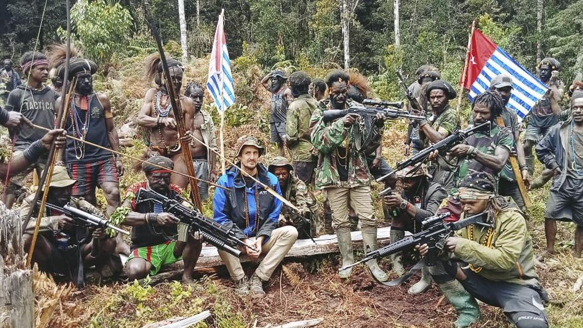 Pilot Susi Air Philip Mark Mehrtens yang disandera oleh Tentara Pembebasan Nasional Papua Barat Organisasi Papua Merdeka (TPNPB-OPM)
