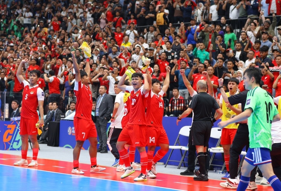 Selebrasi para pemain timnas futsal Indonesia saat mengalahkan Jepang dalam AFC Futsal ASIAN CUP 2026 di Indonesia Arena, Jakarta Pusat, Kamis (6/2/2026). Indonesia berhasil lolos ke babak final.