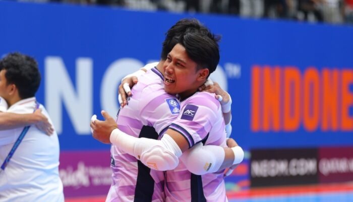 Selebrasi para pemain timnas futsal Indonesia saat mengalahkan Jepang dalam AFC Futsal ASIAN CUP 2026 di Indonesia Arena, Jakarta Pusat, Kamis (6/2/2026). Indonesia berhasil lolos ke babak final.
